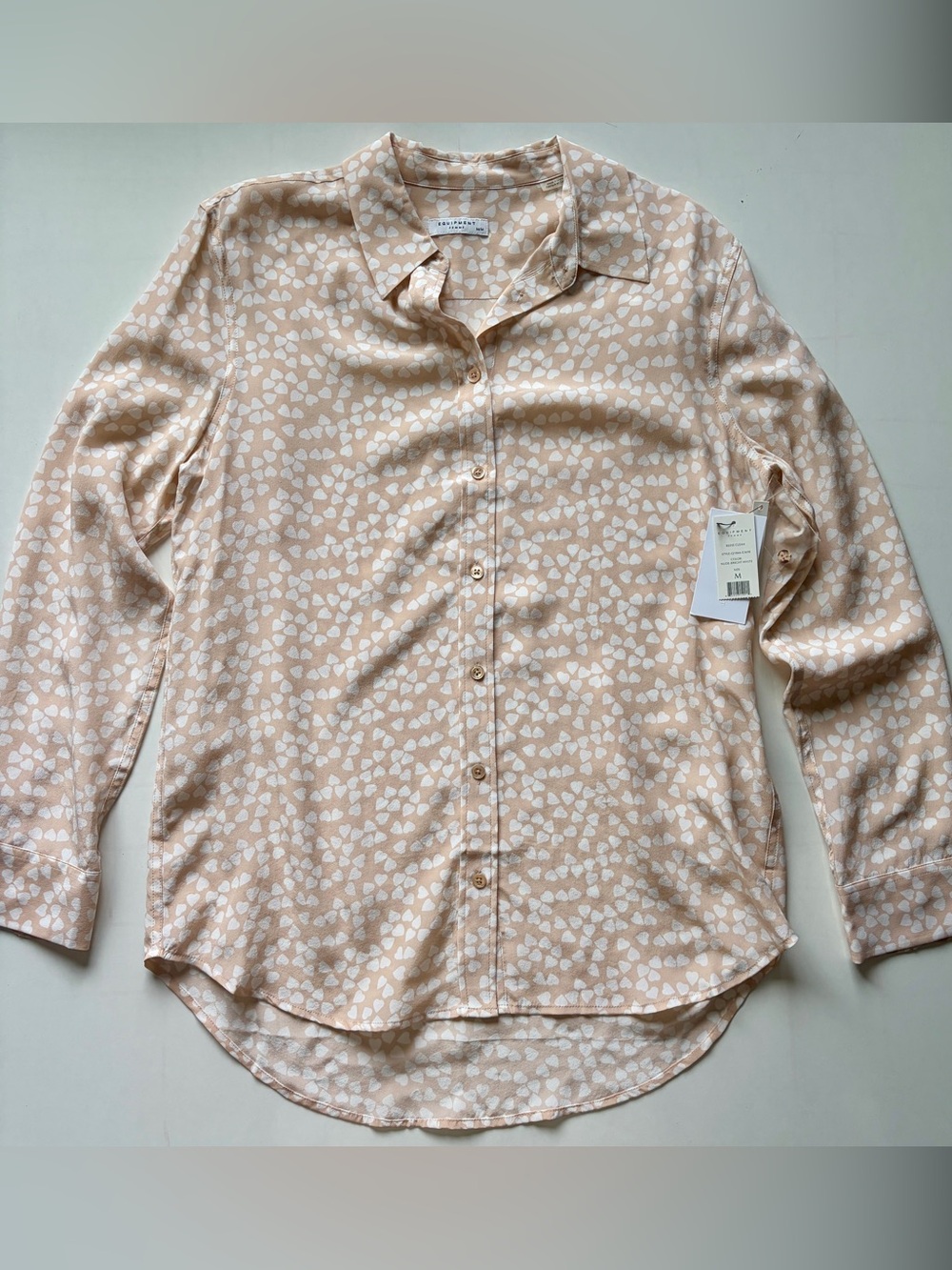 New Equipment Reese clean nude white heart women’s medium silk button up blouse